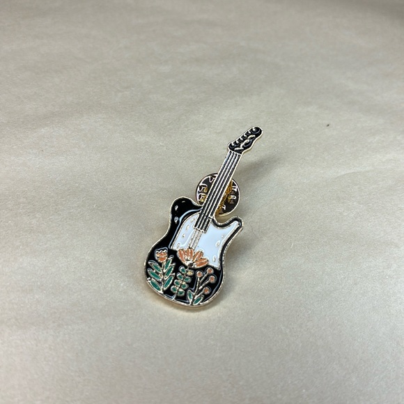 Unbranded Jewelry - Black & White Floral Pattern Electric Guitar Enamel and Metal Pin